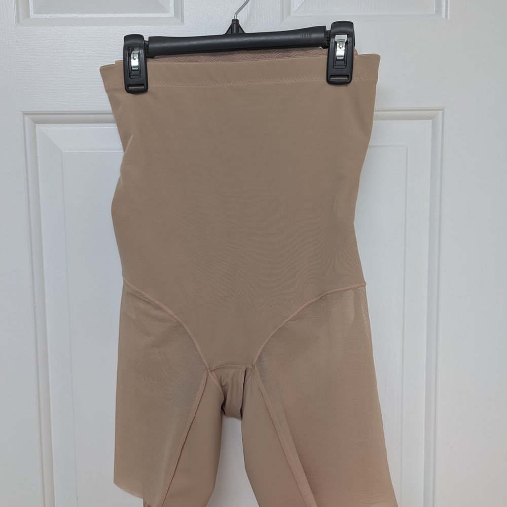 Honeylove Shapewear Shorts in Beige